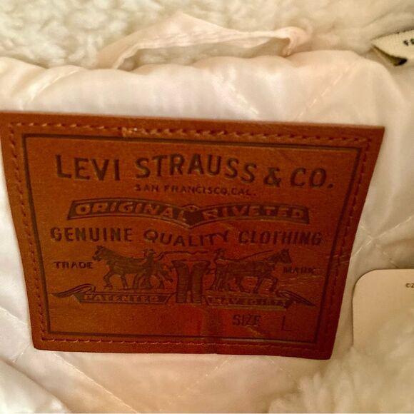 NEW Levi's Baby Bubble Sherpa Trucker Jacket Coconut Milk Cream Off White Size L - Picture 13 of 15